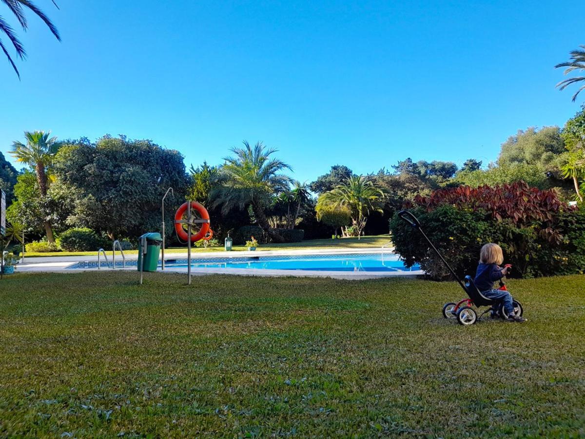 With Pool Near The Apartment Marbella