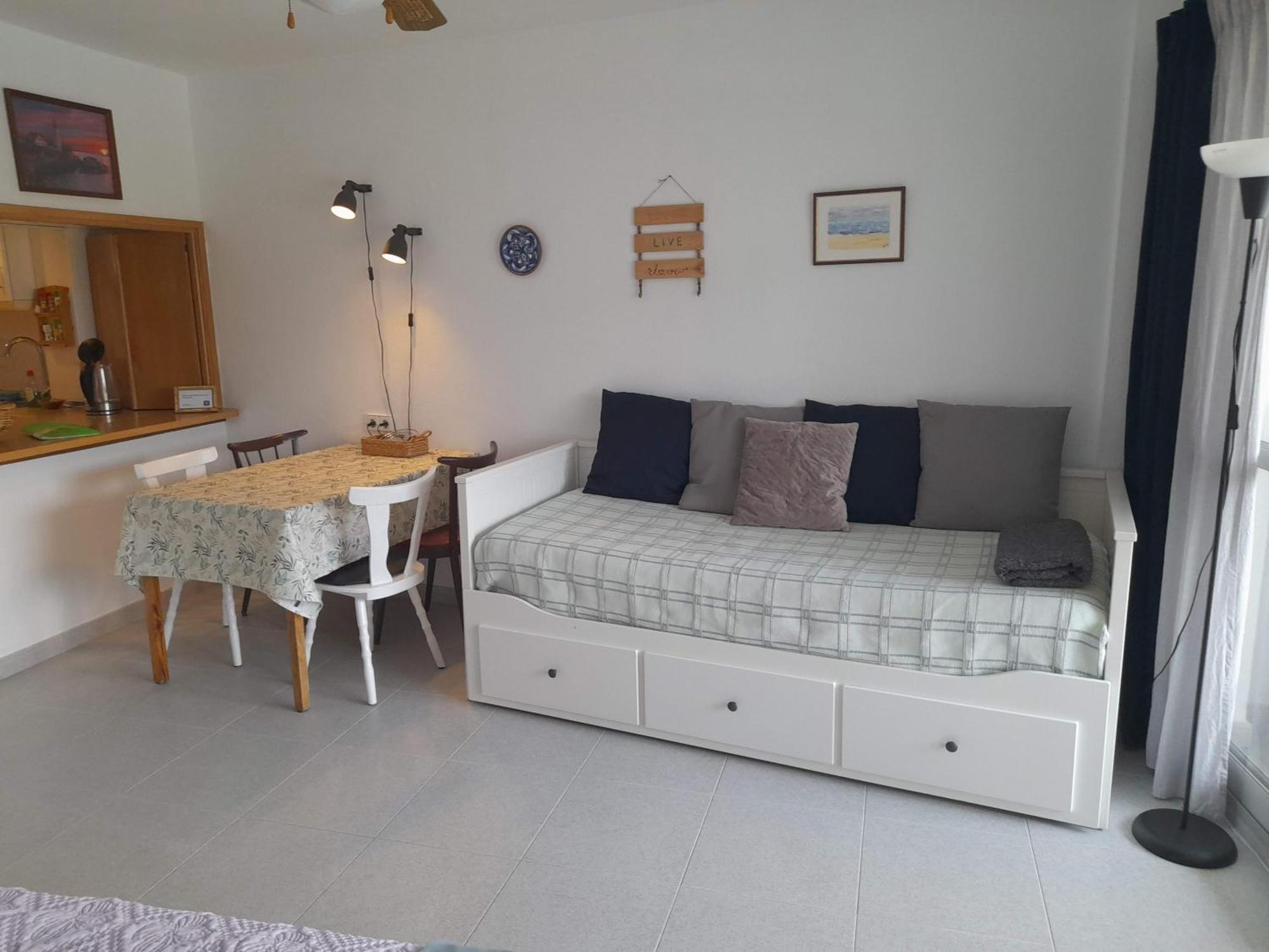 Apartment With Pool Near The Marbella